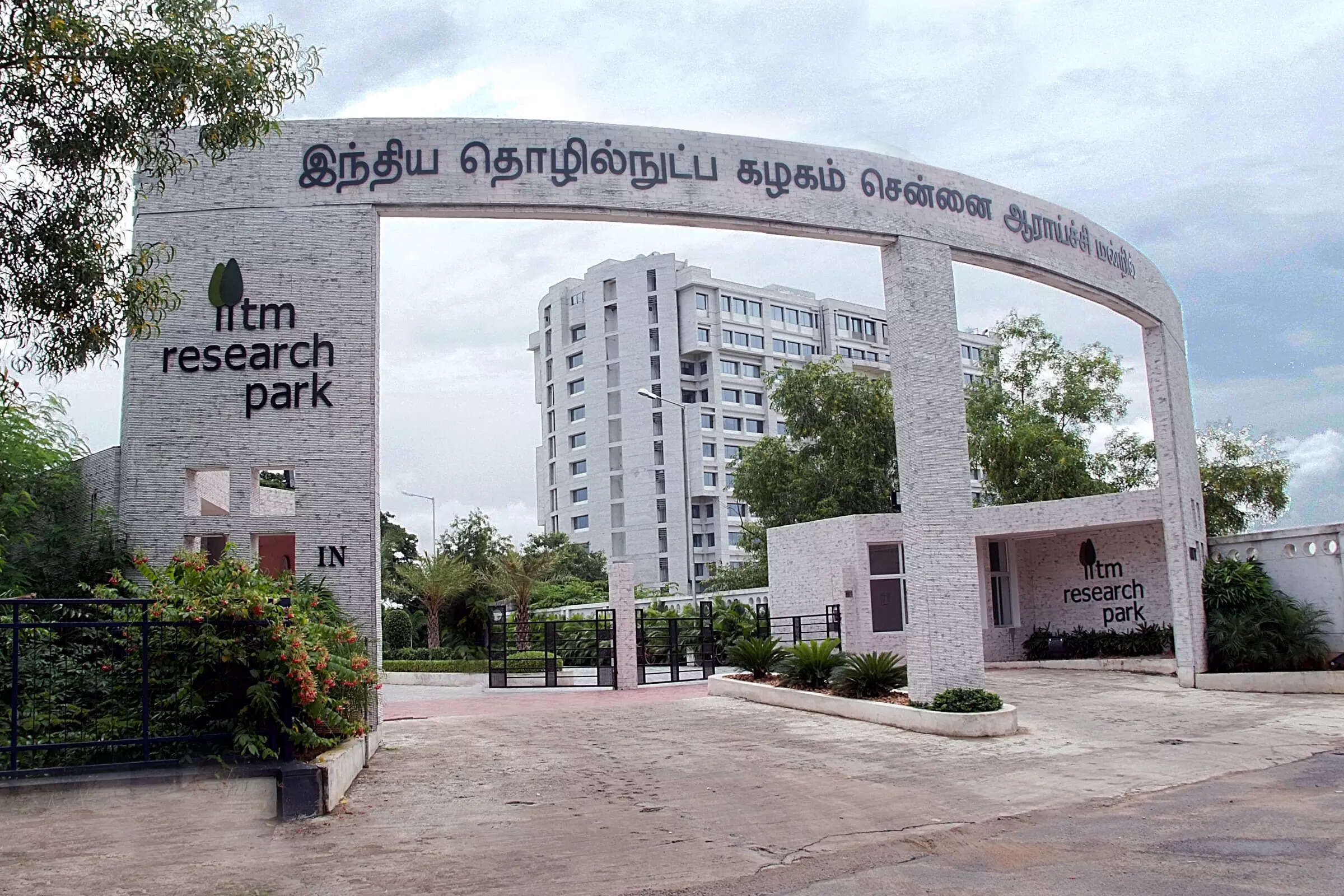 IIT Madras researchers demonstrate enhanced drug delivery method for eye treatments