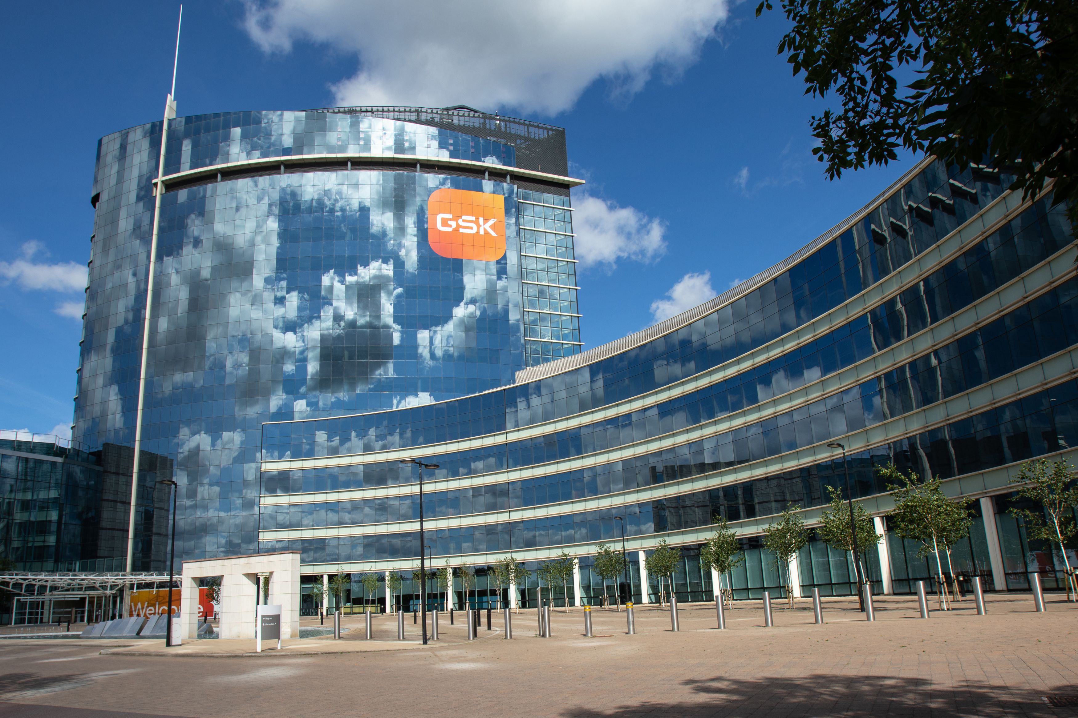 GSK ushers in new UTI antibiotic with FDA nod for first-in-class Blujepa 